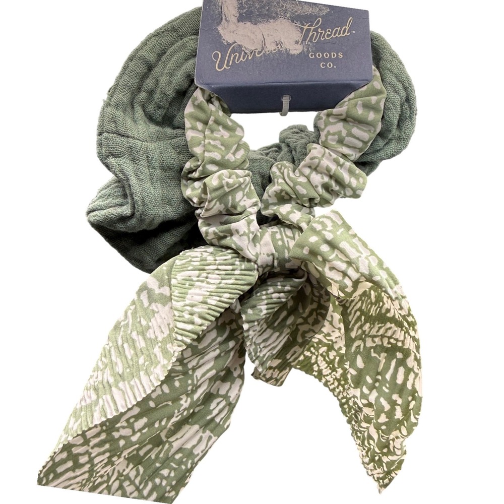 Universal Thread Womens 2 Pack Twisters Green Scrunchie Scarf Hair Ties 11484585